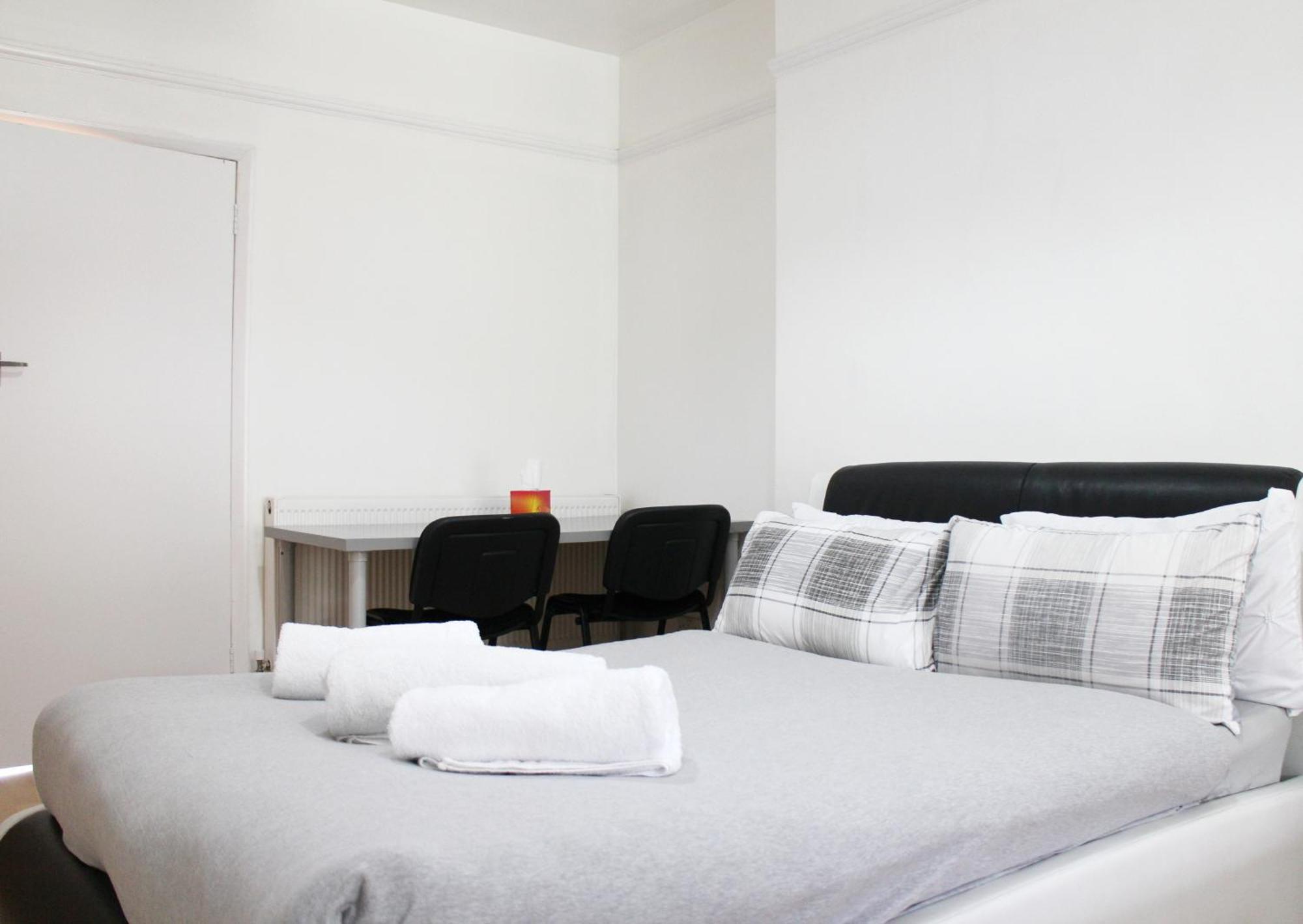 Large Studio Garden Flat On Golders Green Road Londra Dış mekan fotoğraf